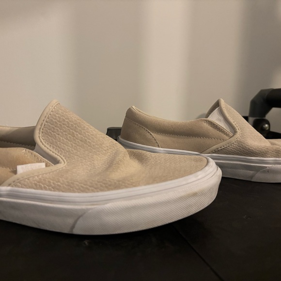 Vans - Picture 2 of 5